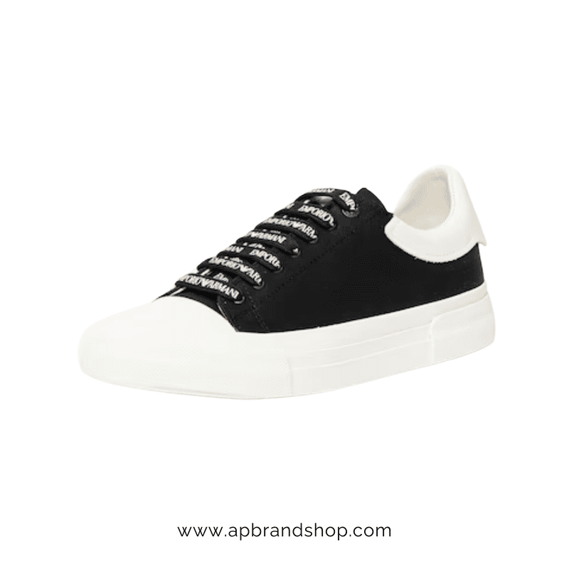 Tenis Emporio Armani negros con detalles blancos