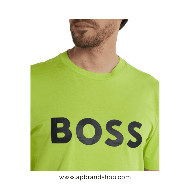 Playera BOSS verde con letras estampadas