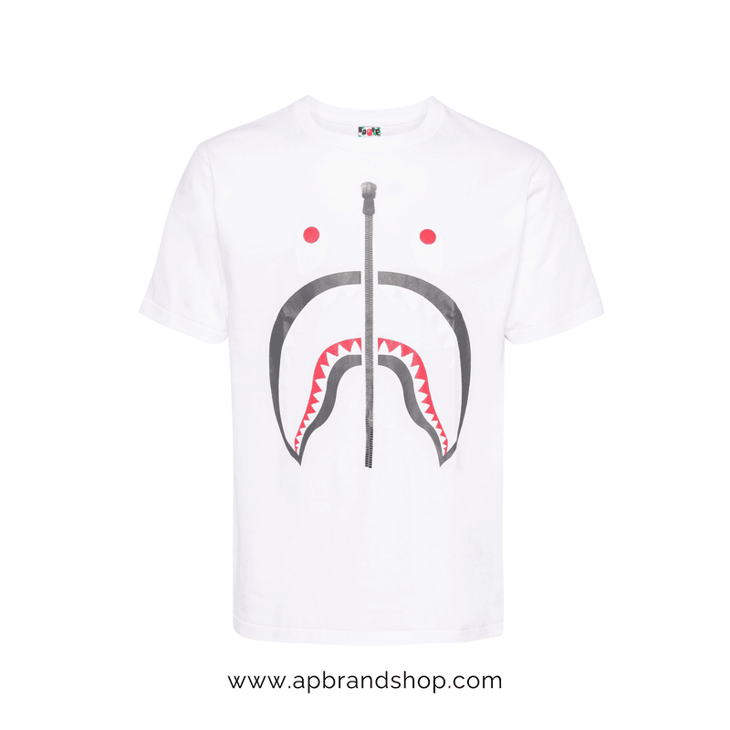 Playera BAPE blanca con diseño tiburon